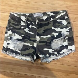 NWOT True Gypsy Women's Camouflage Distressed Shorts